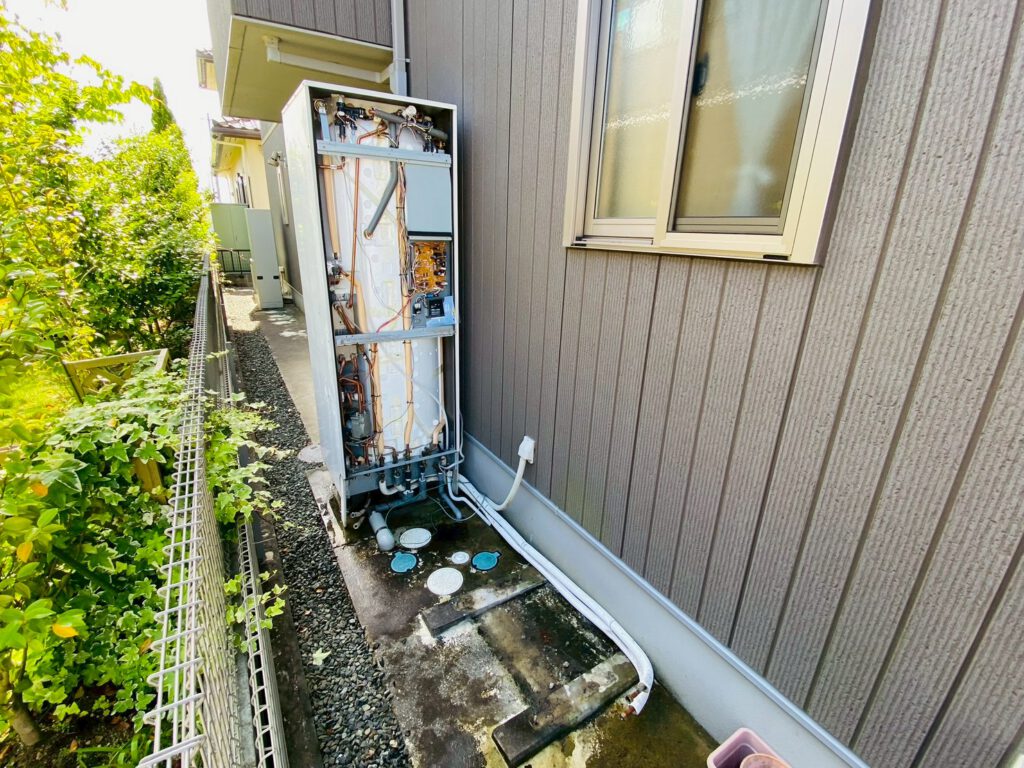 エコキュート交換中写真