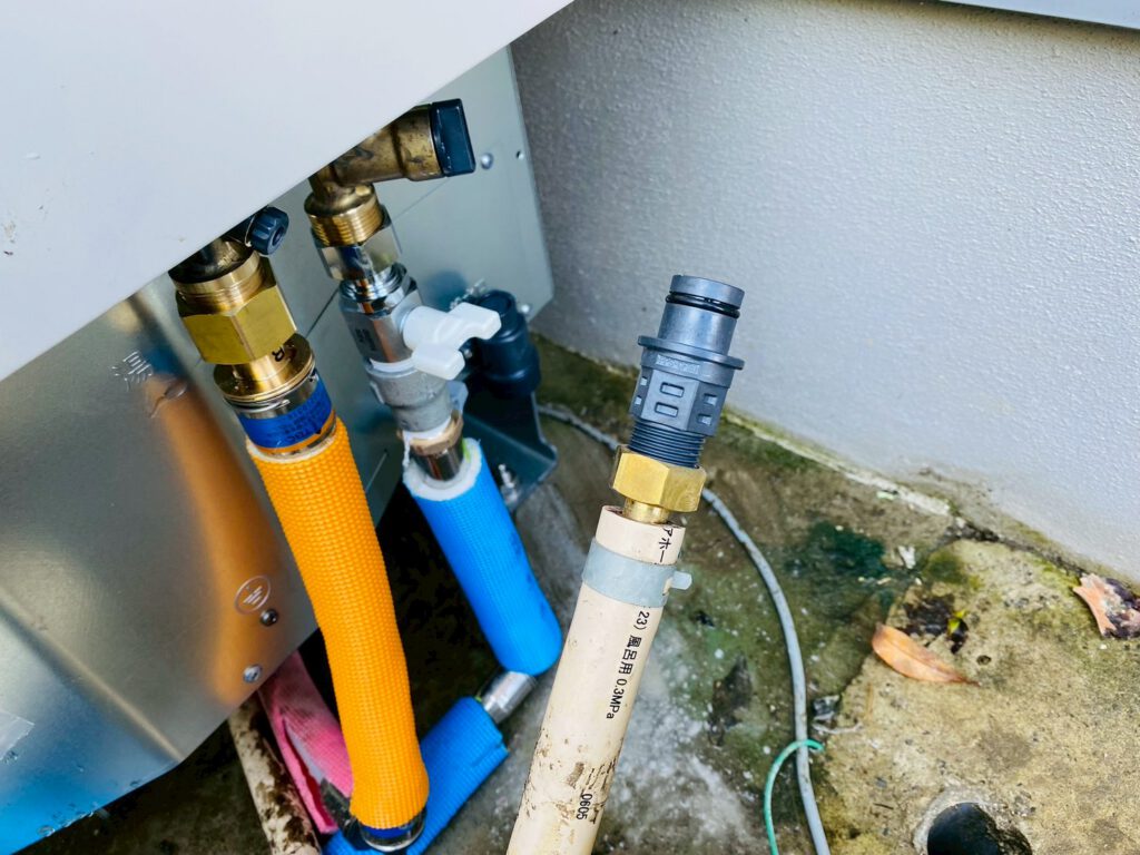 エコキュート交換中写真