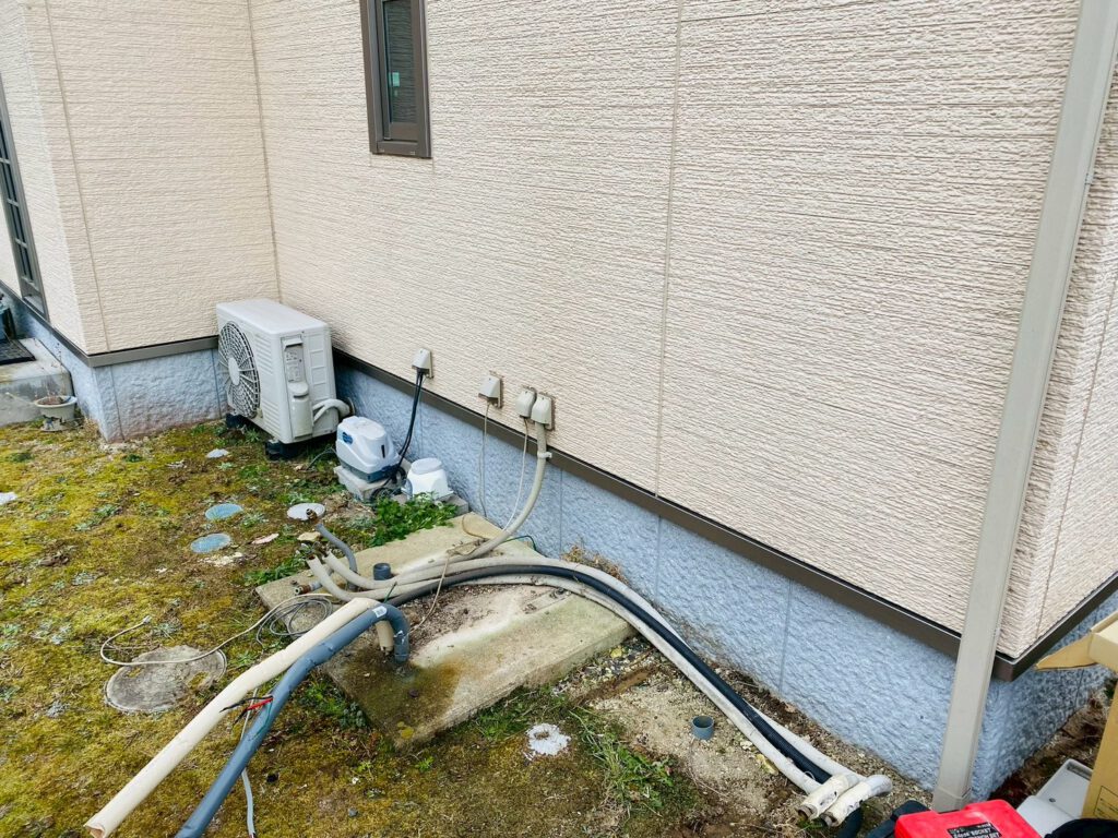 エコキュート工事中写真