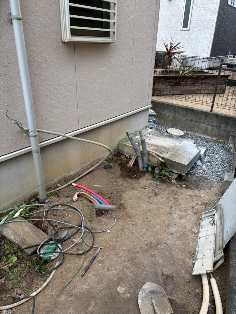 エコキュート移設工事写真